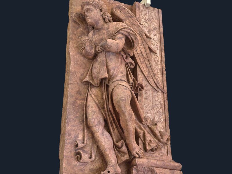 Anioł adorujący zwrócony w lewo